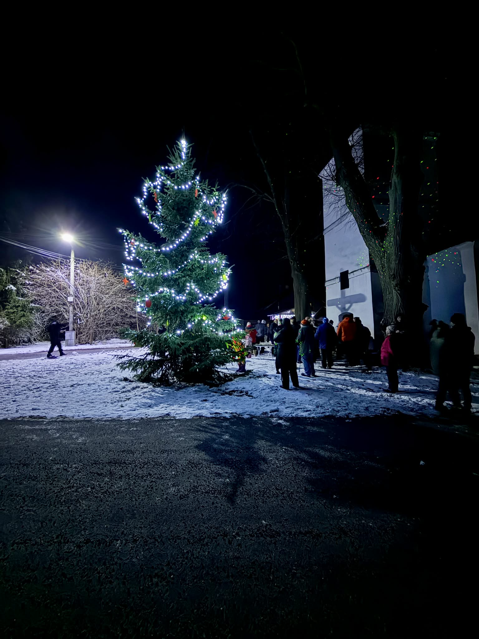 c747c085-c5b3-4e3a-8dce-86bf30e11282